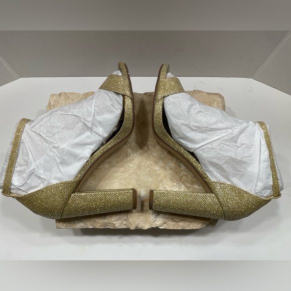 Sz 9 M Delicious Shiner Gold Shimmer Strappy Open Toe Sandal Block High Heels - Picture 4 of 15
